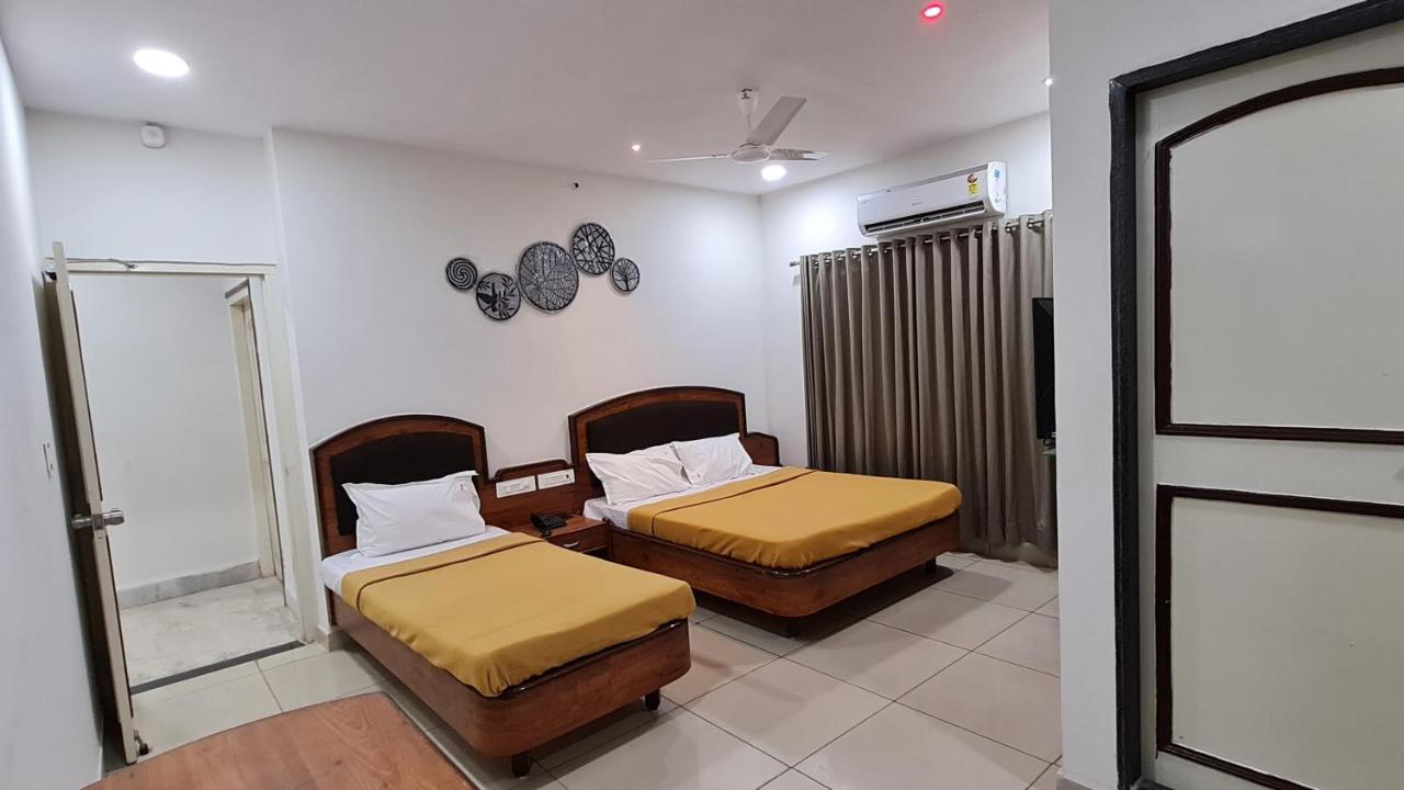 Hotel Tirth Ankleshwar エクステリア 写真