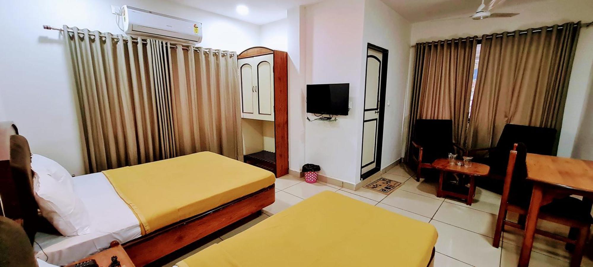 Hotel Tirth Ankleshwar エクステリア 写真